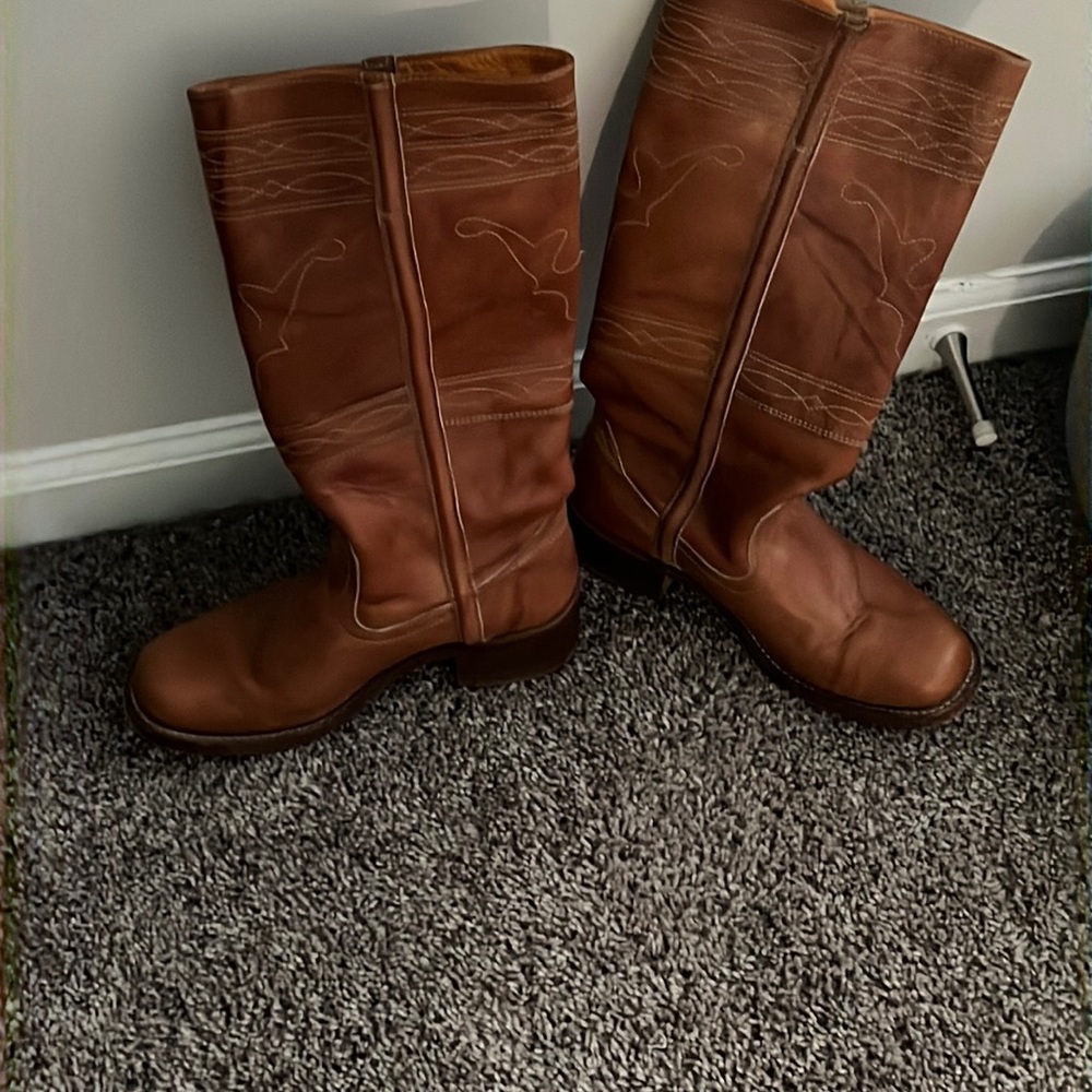 Women's Frye Boots saddle color, size 7.5